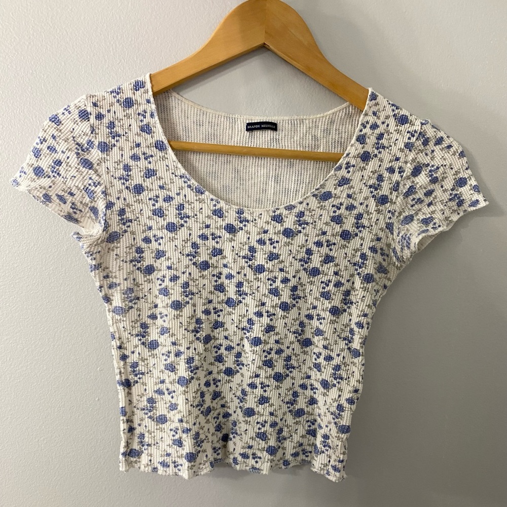 Brandy Melville Blue and White Floral Short Sleeve Crop Top. One Size